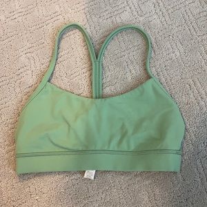 Lululemon Flow Y Bra Nulu Light Support. Size:4